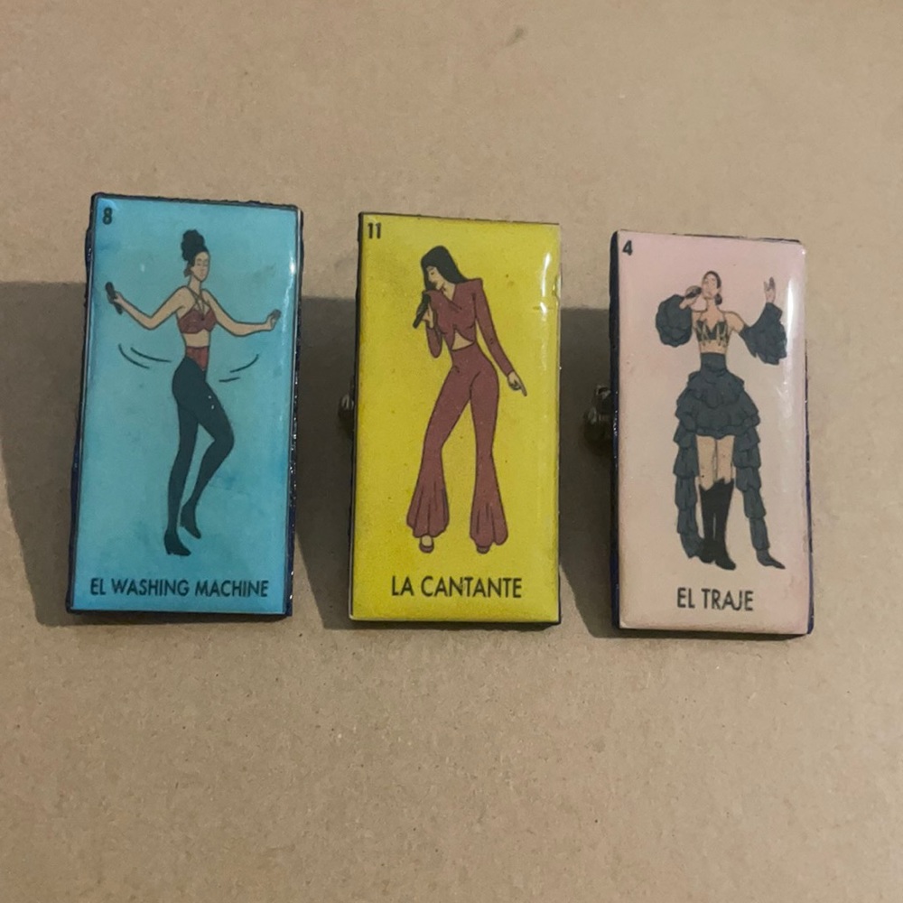 Selena pin set